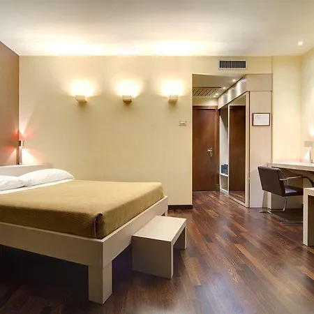 City Hotel Hotel 4*