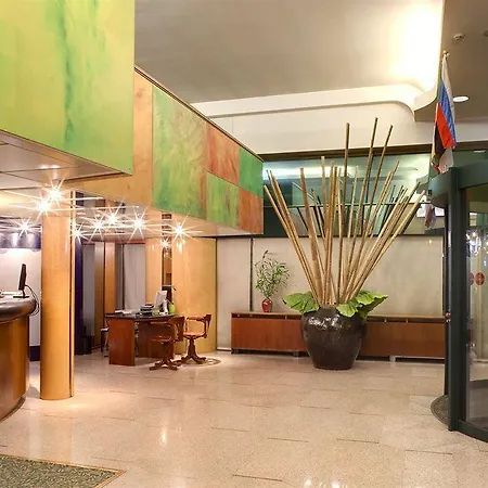 City Hotel 4*