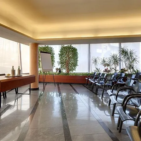 City Hotel