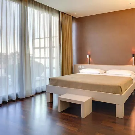 City Hotel Hotel