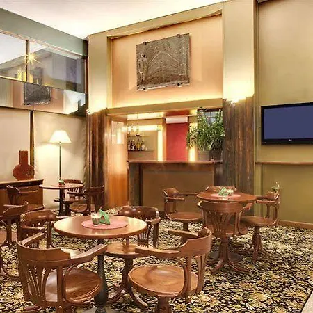 City Hotel 4*