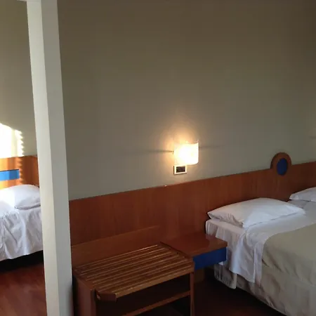 City Hotel 4*