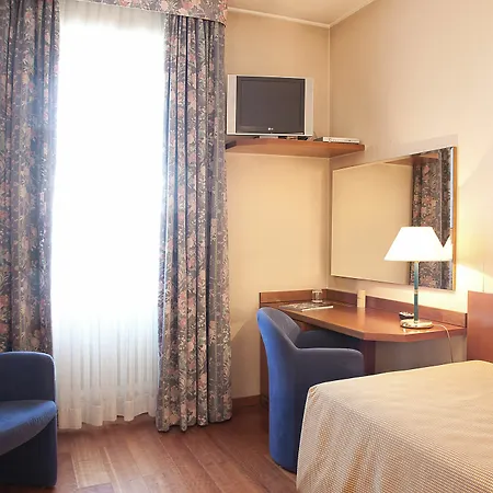 City Hotel 4*