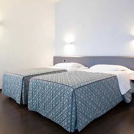 City Hotel 4*