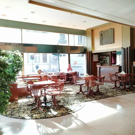 City Hotel