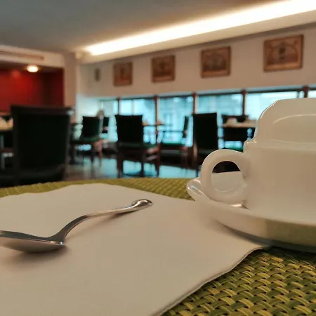 City Hotel Hotel 4*