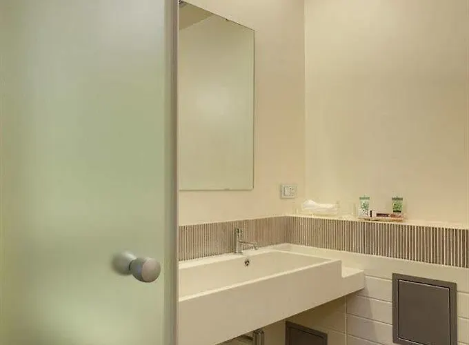 فندق City Hotel فاريسّي