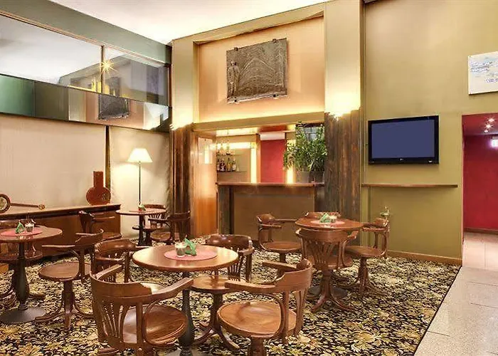 City Hotel 4*