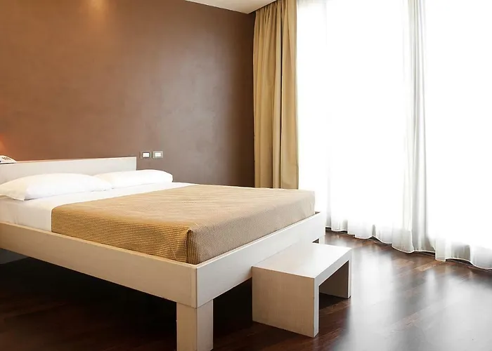 City Hotel