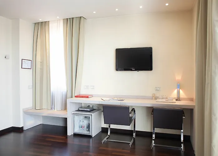 City Hotel فاريسّي