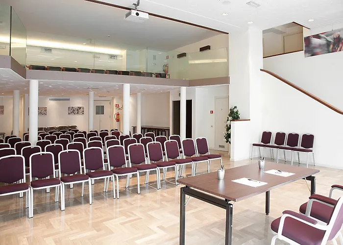 City Hotel 4* فاريسّي