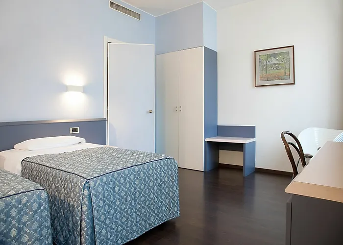 فندق City Hotel فاريسّي