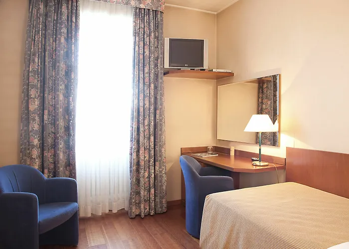City Hotel 4*