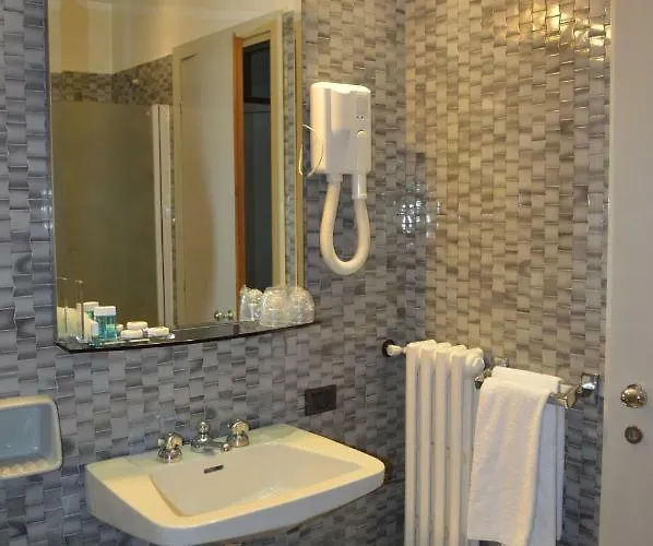 فندق City Hotel